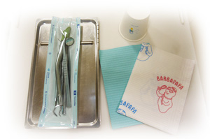 滅菌済みの歯科器具